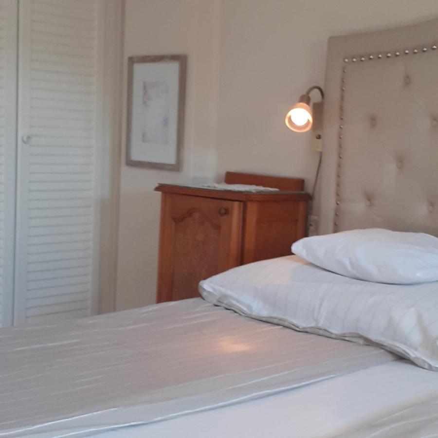 Lux Apartman Villa ハイデゥソボスロー エクステリア 写真