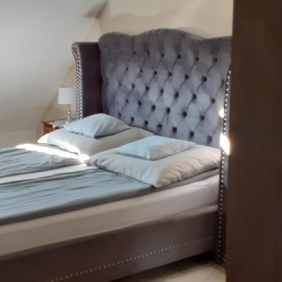Lux Apartman Villa ハイデゥソボスロー エクステリア 写真