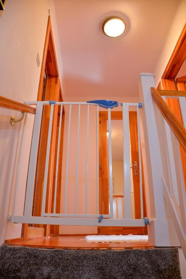 Lux Apartman Villa ハイデゥソボスロー エクステリア 写真