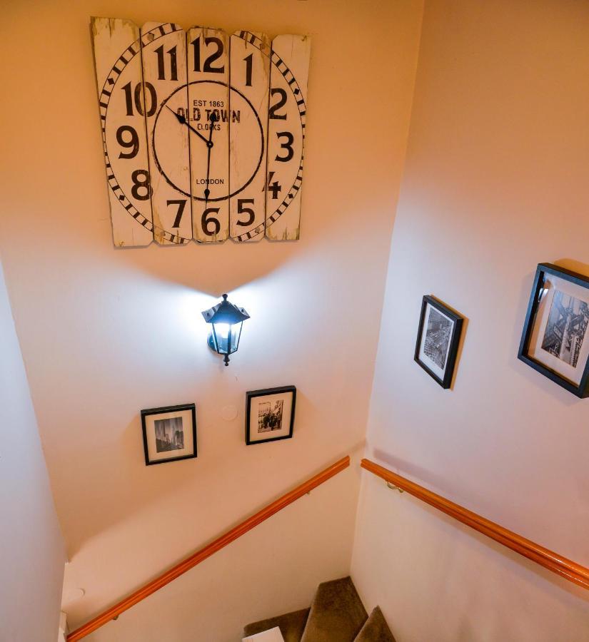 Lux Apartman Villa ハイデゥソボスロー エクステリア 写真