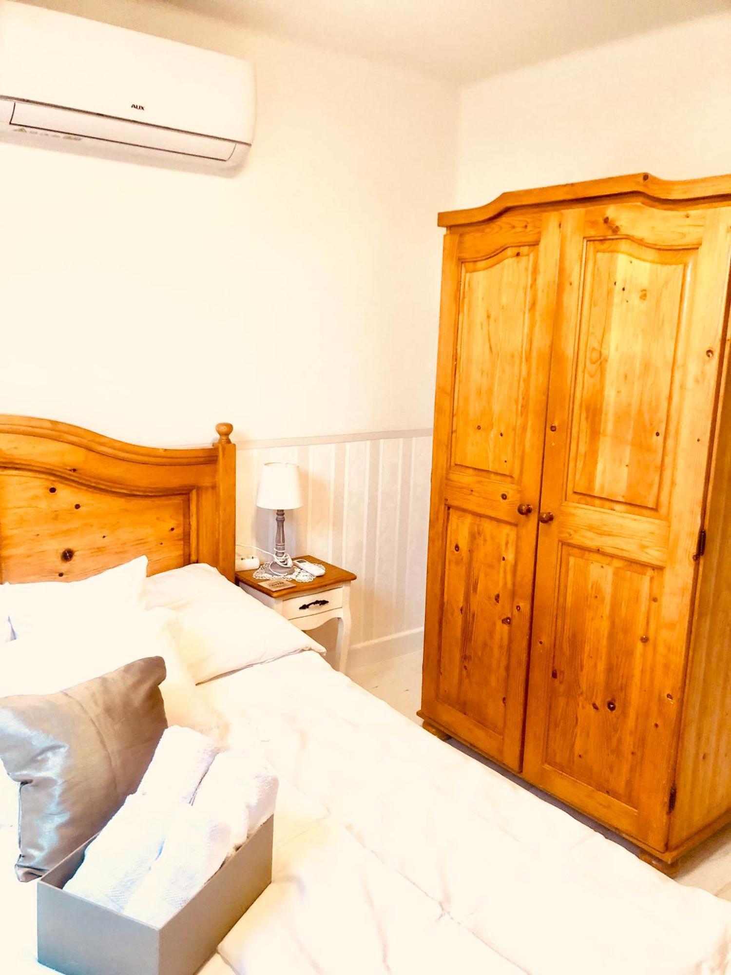 Lux Apartman Villa ハイデゥソボスロー エクステリア 写真
