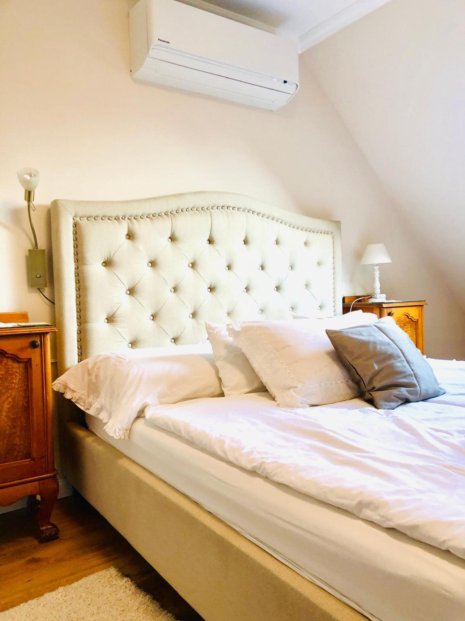 Lux Apartman Villa ハイデゥソボスロー エクステリア 写真