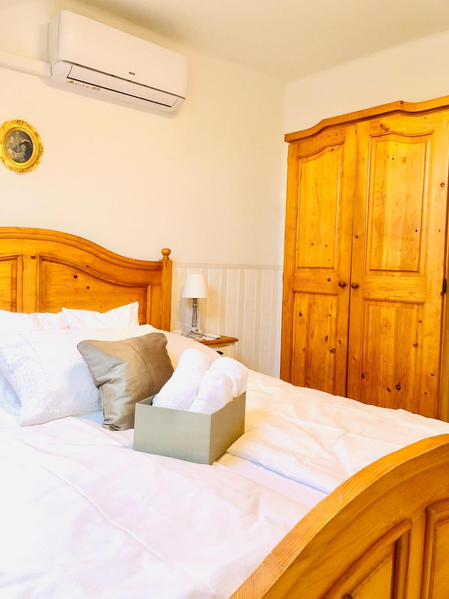 Lux Apartman Villa ハイデゥソボスロー エクステリア 写真